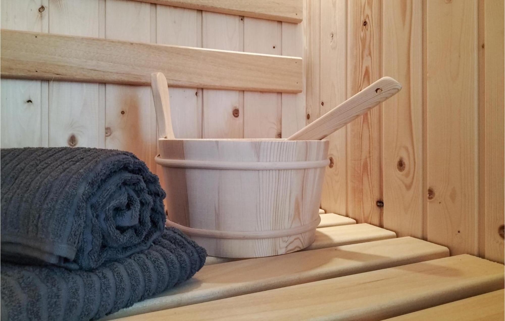 Cozy Home In Oosterwolde With Sauna Luaran gambar